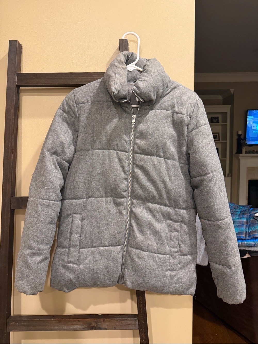 Old Navy Gray Quilted Puffer Jacket